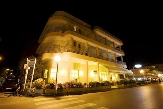 Mauri Hotel 2*